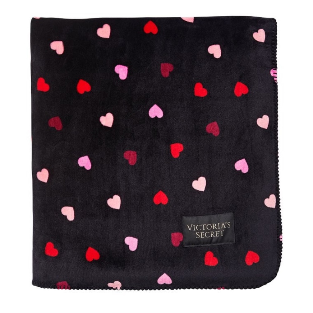 Victoria's Secret Cozy Plush Fleece Heart Blanket Brand New in package